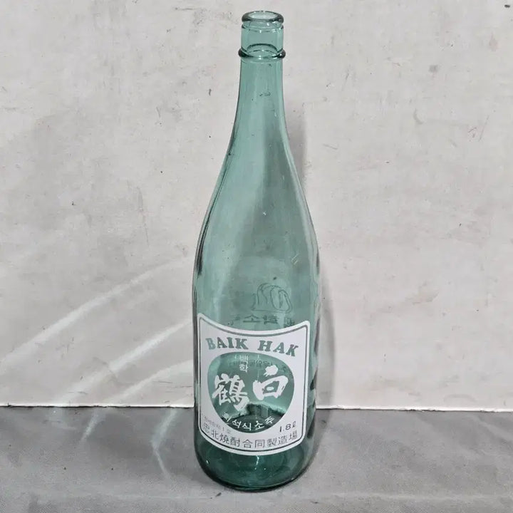 [BUNJANG] Baekhak Soju 1.8L Vintage Bottle / 고전병 .옛날 소주병 1.8L의 백학소주 댓병