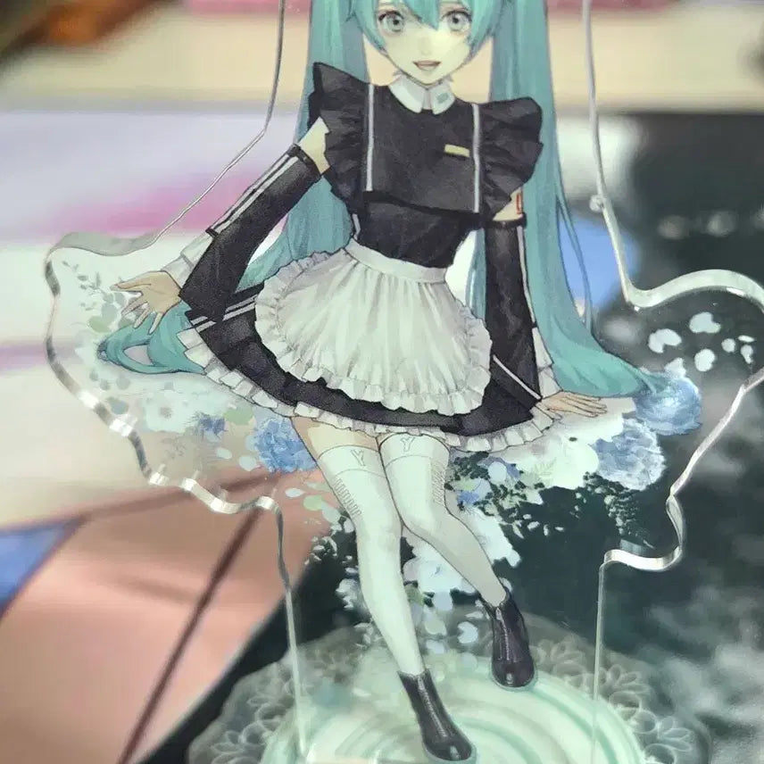 [BUNJANG] Hatsune Miku Maid Outfit Acrylic Stand / 하츠네 미쿠 아크릴 스탠드 메이드
