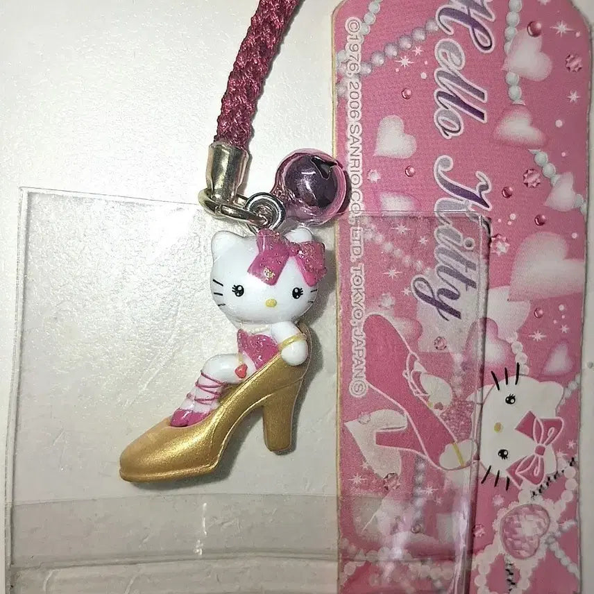 [BUNJANG] Sanrio Hello Kitty Classic High Heel Strap / 고전 하이힐 키티스트랩