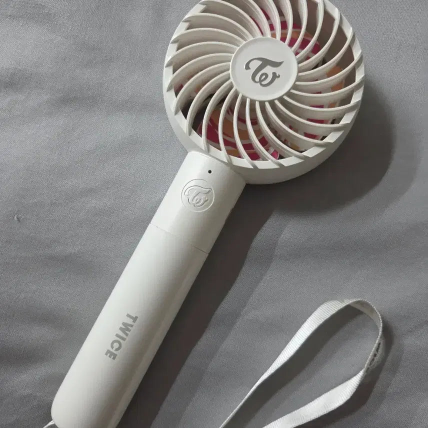[BUNJANG] Twice Fan Handheld Fan / 트와이스 선풍기 손풍기