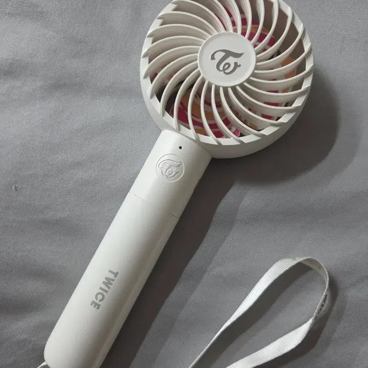 [BUNJANG] Twice Fan Handheld Fan / 트와이스 선풍기 손풍기
