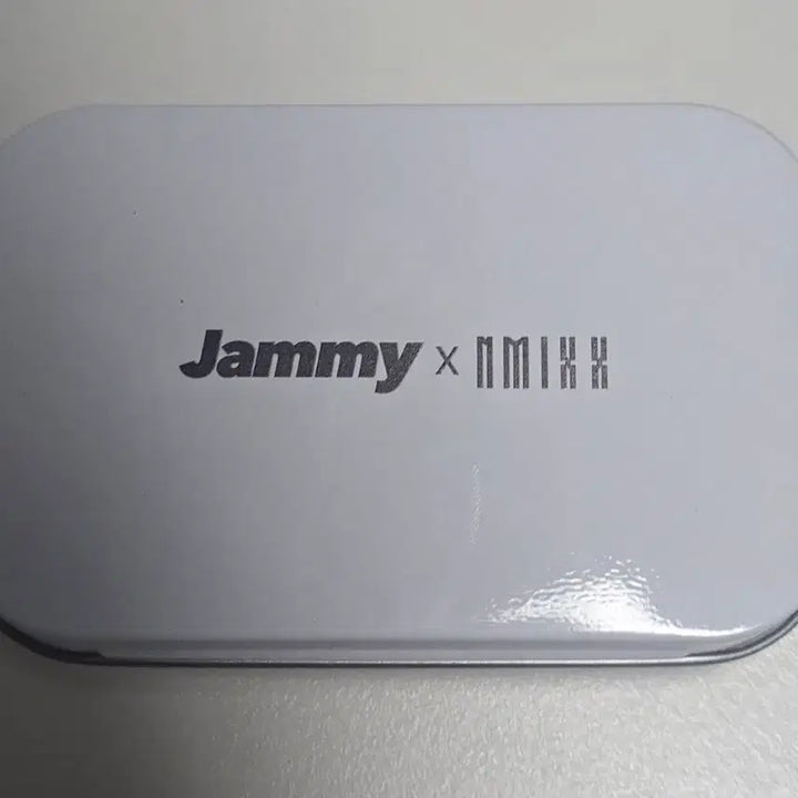 [BUNJANG] NMIXX Jammy Collaboration Tin Case Keycaps / 엔믹스 Jammy 콜라보 틴케이스 키캡 새상품