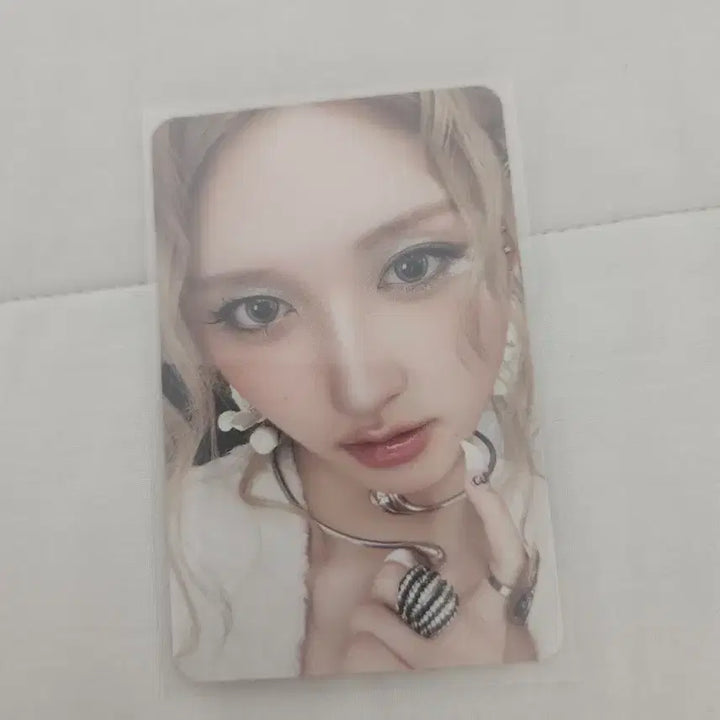 [BUNJANG] IVE GAEUL Full-Shot Photocard / 아이브 가을 얼빡포카 팔아요!!