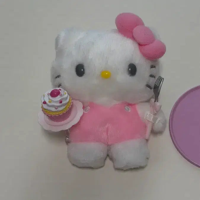 [BUNJANG] Hello Kitty Pitatto S with Cupcake and Fork Charms Set / 헬로키티 피탓토 S + 컵케이크 장식 1개