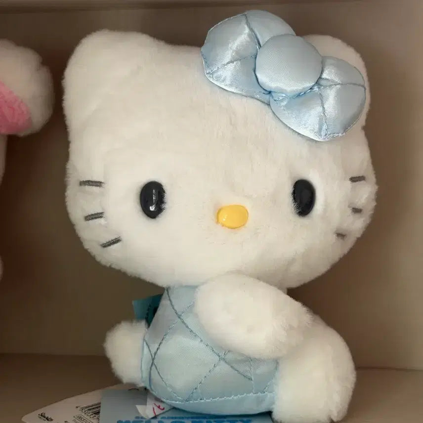 [BUNJANG] Sanrio Hello Kitty 50th Anniversary Blue Quilting Doll / 산리오 헬로키티 블루퀼트 50주년 애니버서리 퀼팅 인형