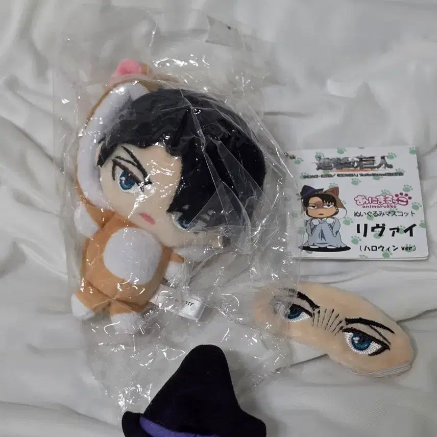 [BUNJANG] Attack on Titan Levi Halloween Lipmung Doll (Sealed) / [미개봉] 진격의거인 진격거 할로윈 립뭉이 리바이 인형