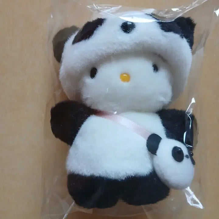 [BUNJANG] Vintage Sanrio Authentic Hello Kitty Panda Costume Plush Doll / (최저가특별할인)고전 산리오 정품 헬로키티 판다 코스튬 복장 인형