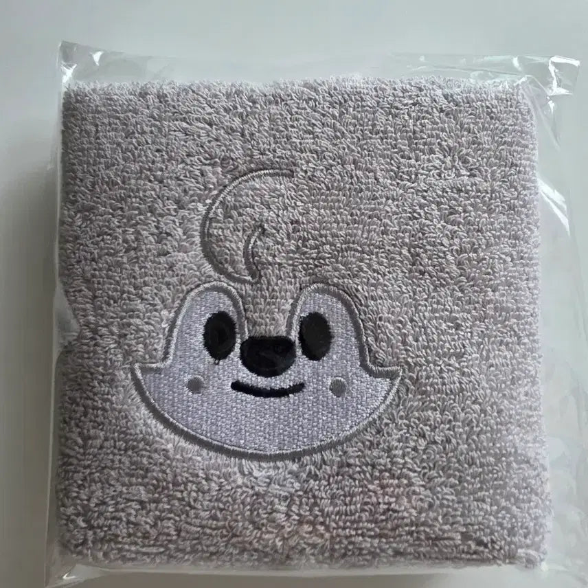 [BUNJANG] Stray Kids 6th Fanmeeting Wolfchan Towel / 스키즈 6기 팬미팅 울프찬 수건 타올