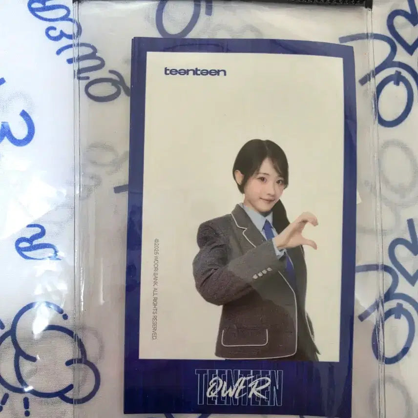 [BUNJANG] QWER Heena Woori Bank Card Sticker Set / QWER 히나 우리은행 카드스터커