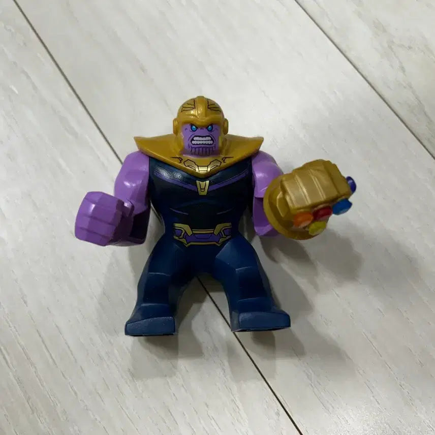 [BUNJANG] LEGO Thanos Minifigure with Infinity Gauntlet / 레고 타노스 미니피규어 + 인피니티 건틀렛