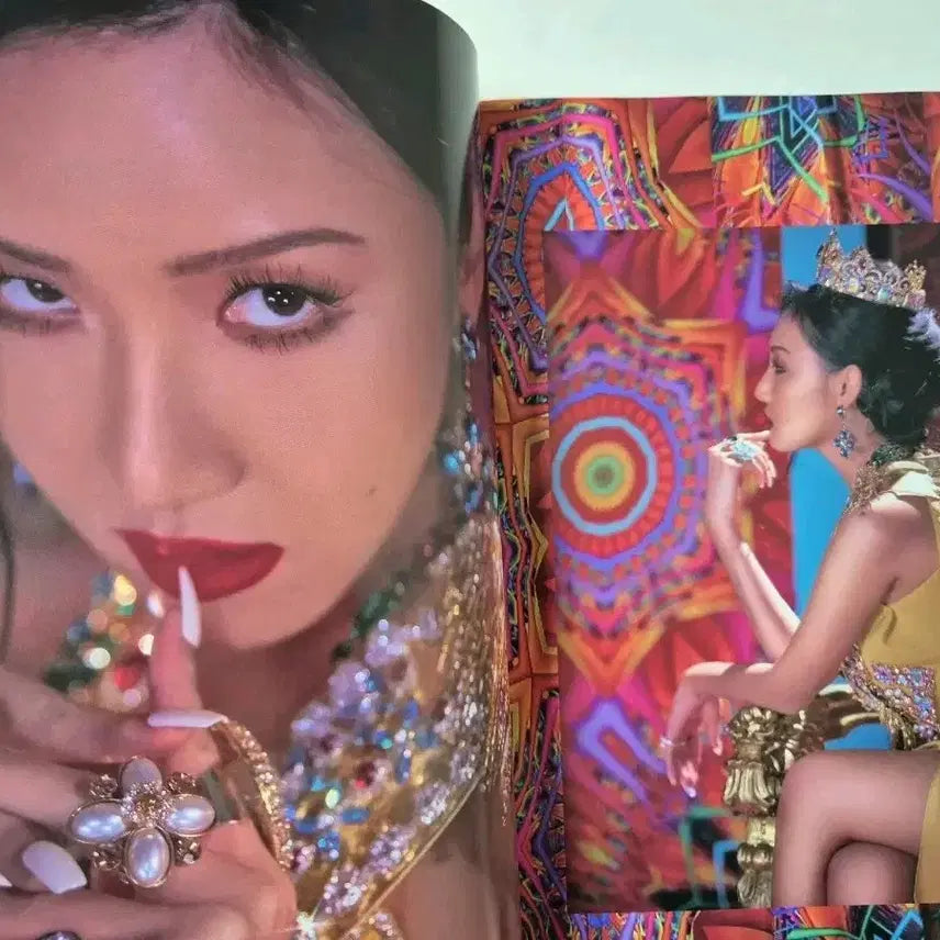 [BUNJANG] Hwasa Twit Official Photobook / 화사 Twit 멍청이 포토북 (twit 팬콘 포토카드와 엽서도 같이 드려요)