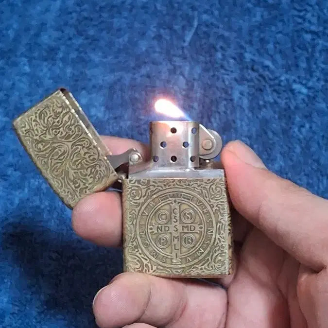 [BUNJANG] 15 Year Custom Engraved Brass Zippo Lighter / 15년) 콘스탄틴 성 베네닉토 레이져 각인 커스텀 황동지포
