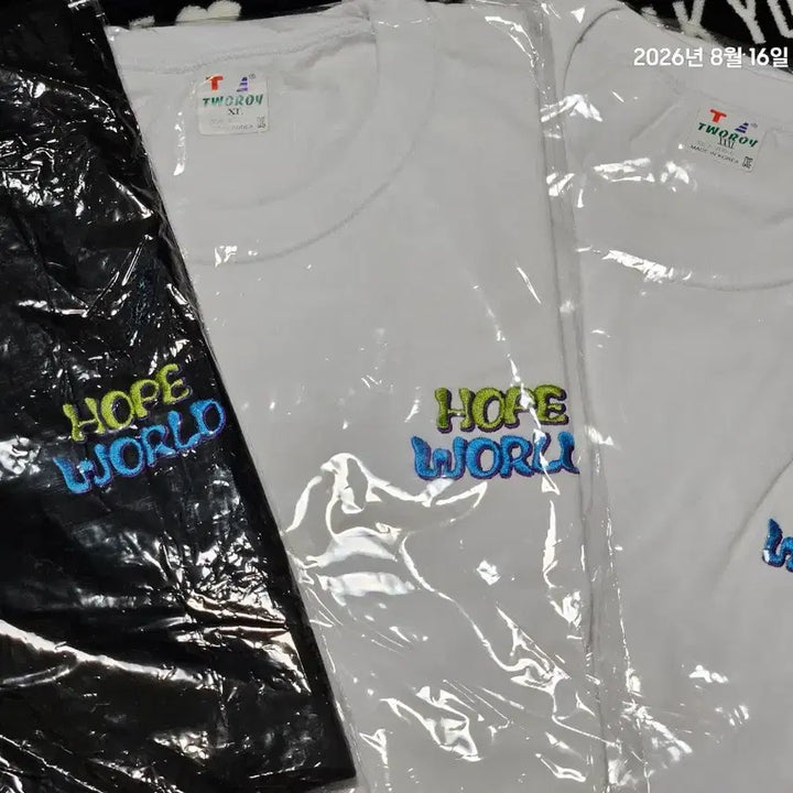 [BUNJANG] BTS Fan-Made Embroidered T-Shirt Black/White (Unused) / 방탄 비공굿 팬메이드 자수 티셔츠 블랙/화이트(미사용)