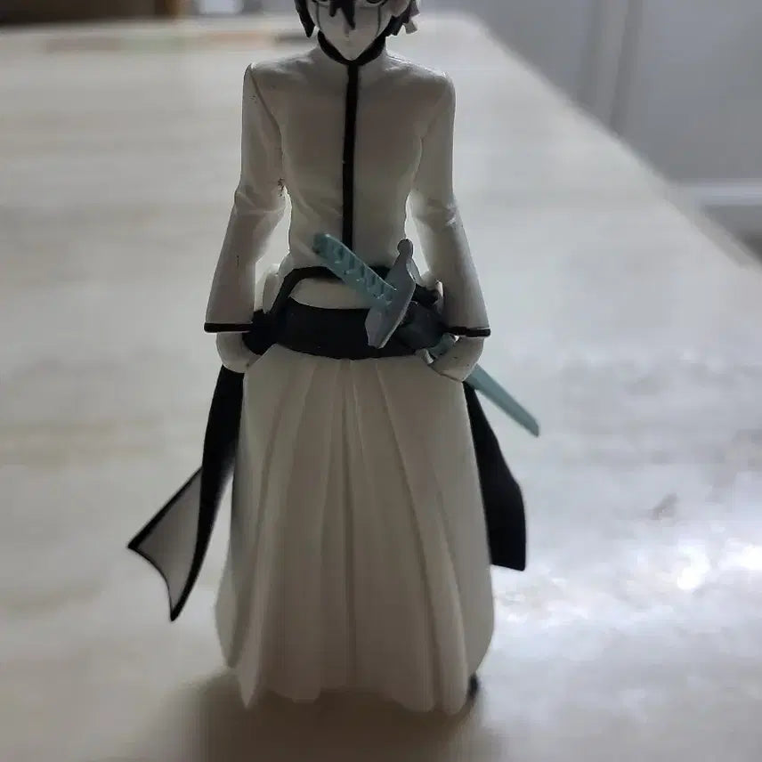 [BUNJANG] Bleach Ulquiorra Figure (Damaged) / 블리치 우르키오라 하자품