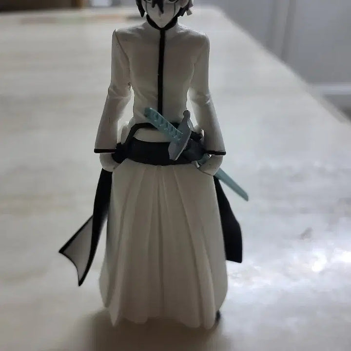 [BUNJANG] Bleach Ulquiorra Figure (Damaged) / 블리치 우르키오라 하자품