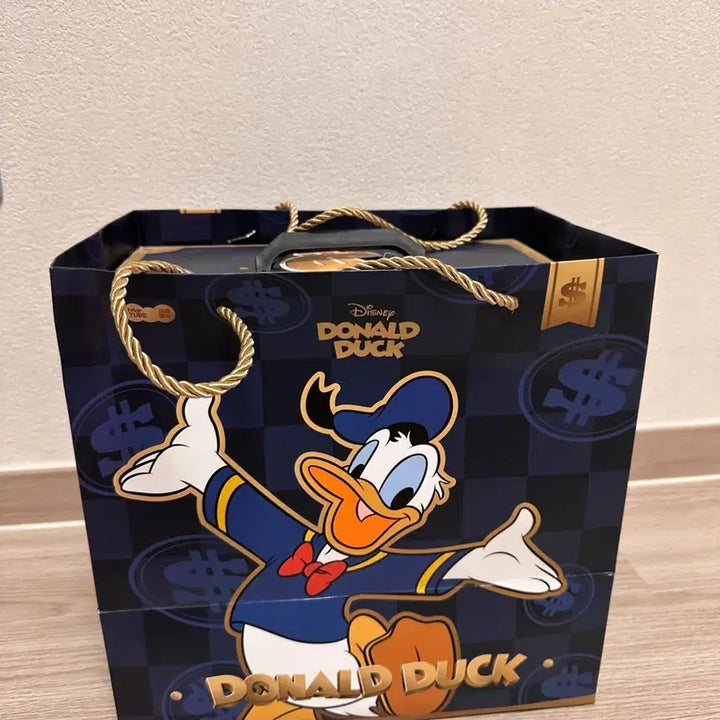 [BUNJANG] Donald Duck Gold Coin Concept Figure / 도날드덕 피규어 금화