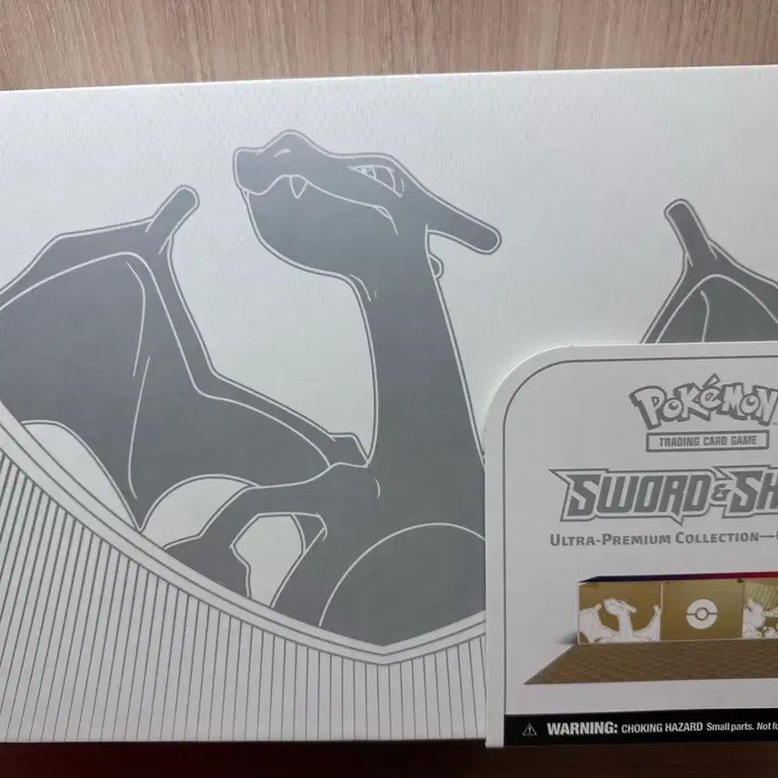 [BUNJANG] Pokemon Sword &amp; Shield North American Charizard UPC Box / 포켓몬스터 소드 &amp; 쉴드 북미 UPC박스 판매