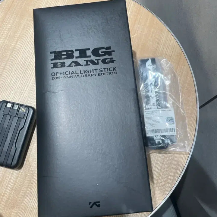 [BUNJANG] BIGBANG 20th Anniversary Edition Lightstick &amp; Cross Strap Set / BingBang 응원봉 세트 20th Anniversary edition &amp; lightstick cross strap