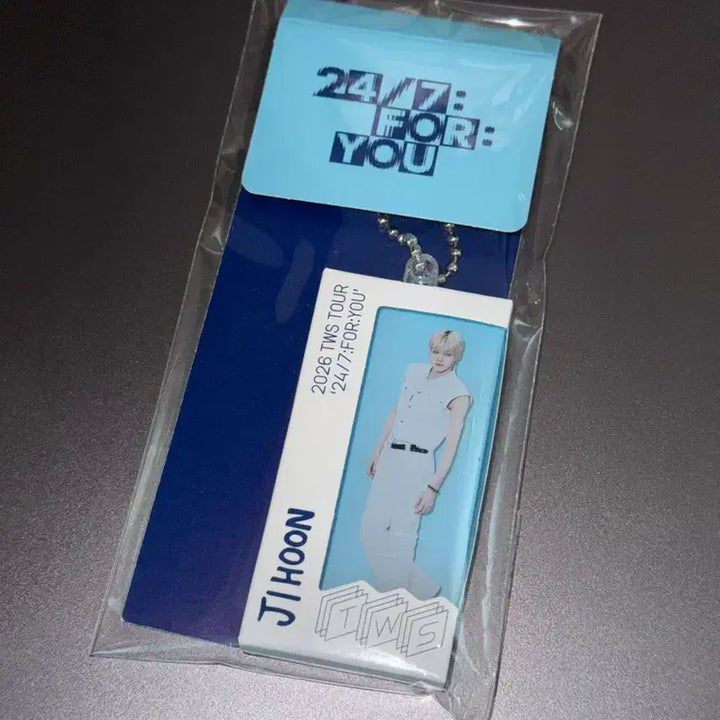 [BUNJANG] TWS Jihoon 2026 Tour Acrylic Keyring (Sealed) / 미개봉원가양도! 2026 TWS 투어 지훈 아크릴 키링 투어스 콘서트 엠디 포카
