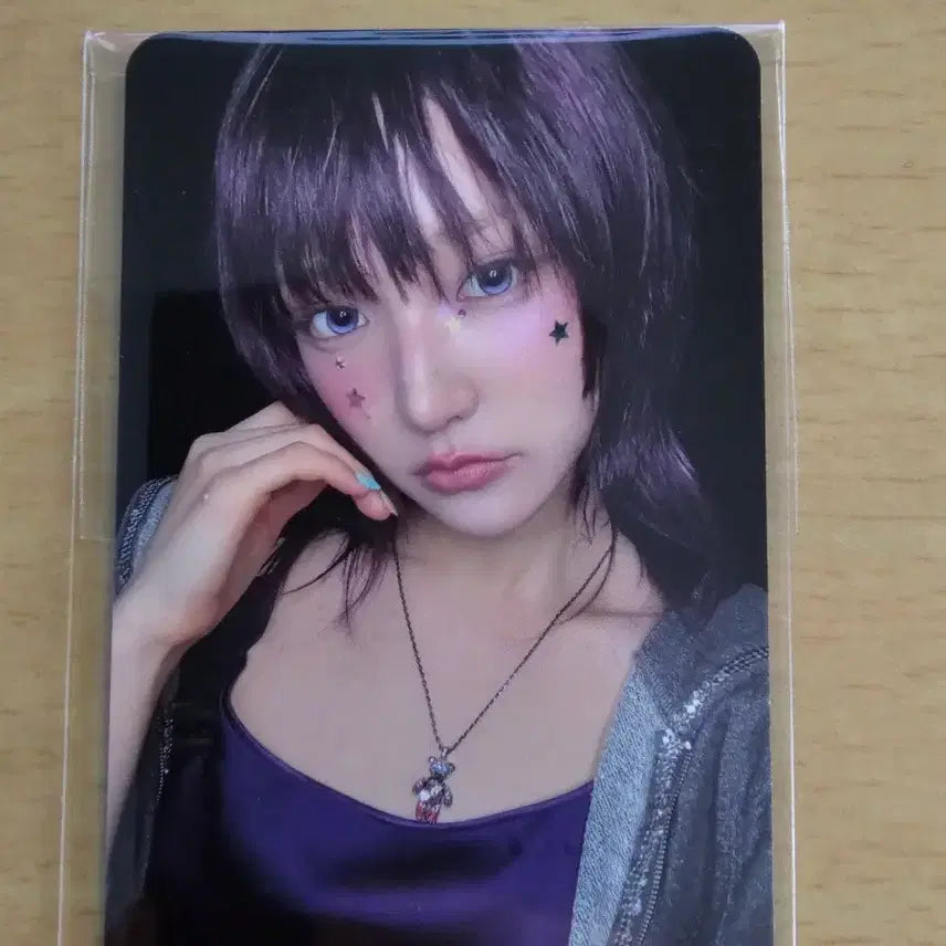 [BUNJANG] Kikikikikiki Jiwoo Studio Photocard (1st Week) / 키키 와이키키 1주차 지유 공방포카
