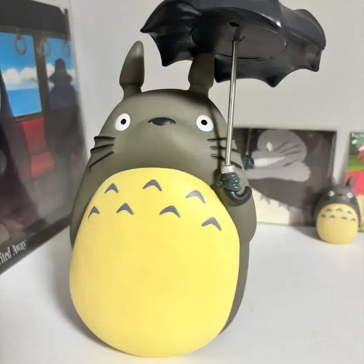 [BUNJANG] Ghibli My Neighbor Totoro Large Totoro with Umbrella Coin Bank Figure / 지브리 이웃집 토토로 커다란 피규어 동전 저금통 판매!!
