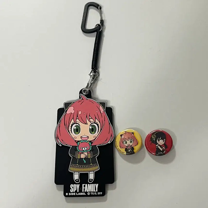 [BUNJANG] Spy x Family Anya Forger Card Case &amp; Pin Badge Bundle Set / [당일발송] 스카이패밀리 아냐포저 카드 카드케이스, 핀뱃지 일괄
