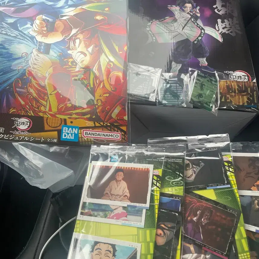 [BUNJANG] Demon Slayer Shinobu Kocho Figure &amp; Kuji Poster Bundle (Sealed) / [미개봉,현물]A상 시노부 E상 포스터 상현의 2 쿠지 일괄