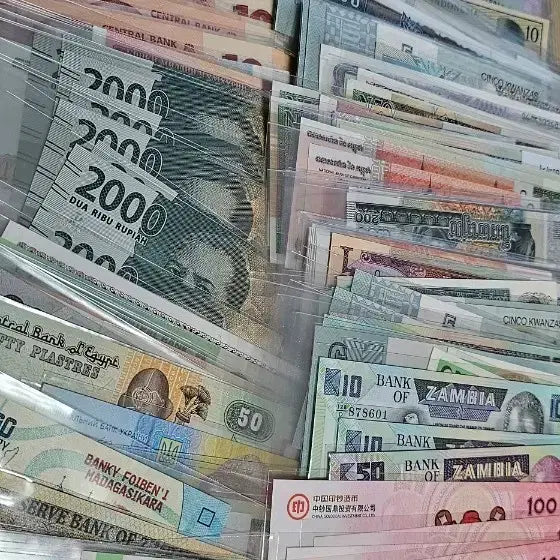 [BUNJANG] Unused World Currency Collection (275 Notes, Sequential Bills Included) / (미사용) 세계 여러 국가 화폐 275장 (연번 지폐 포함)