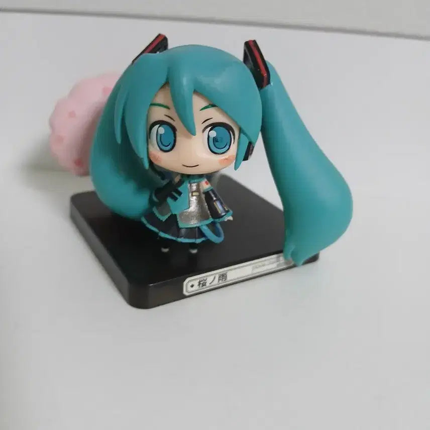 [BUNJANG] Miku Sakura no Ame Nendoroid Puchi Figure / 미쿠 벚꽃의 비 비네티움 피규어 미니 넨도 푸치 고전 피규어
