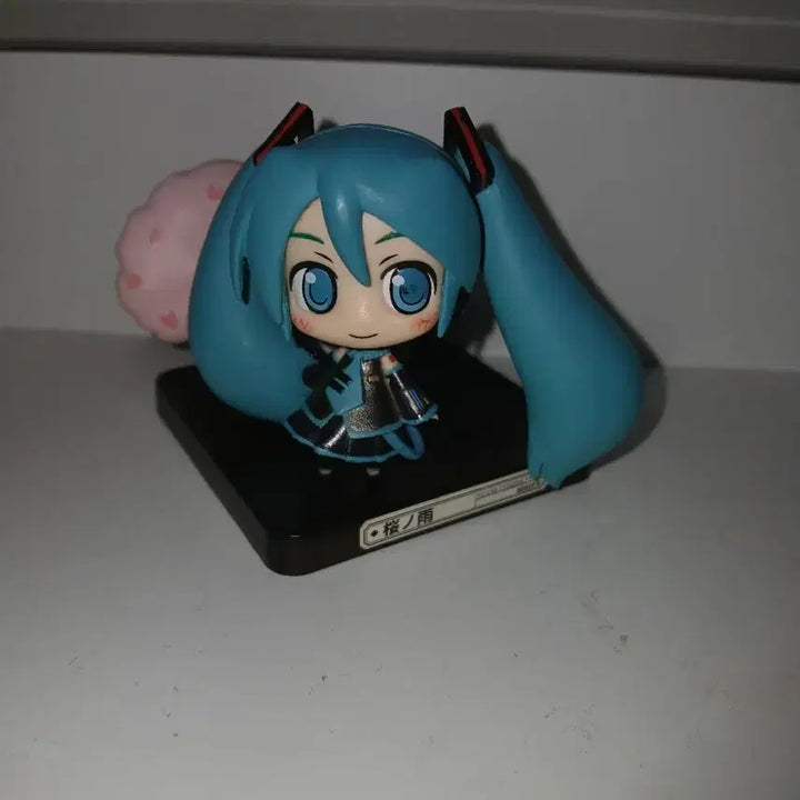 [BUNJANG] Miku Sakura no Ame Nendoroid Puchi Figure / 미쿠 벚꽃의 비 비네티움 비네티엄 피규어 미니 넨도 푸치 고전 피규어