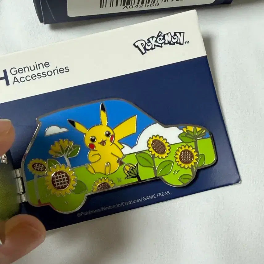 [BUNJANG] Hyundai Motors x Pokémon Pikachu Metal Pin Badge / 현대자동차 포켓몬 메탈 핀뱃지 피카츄