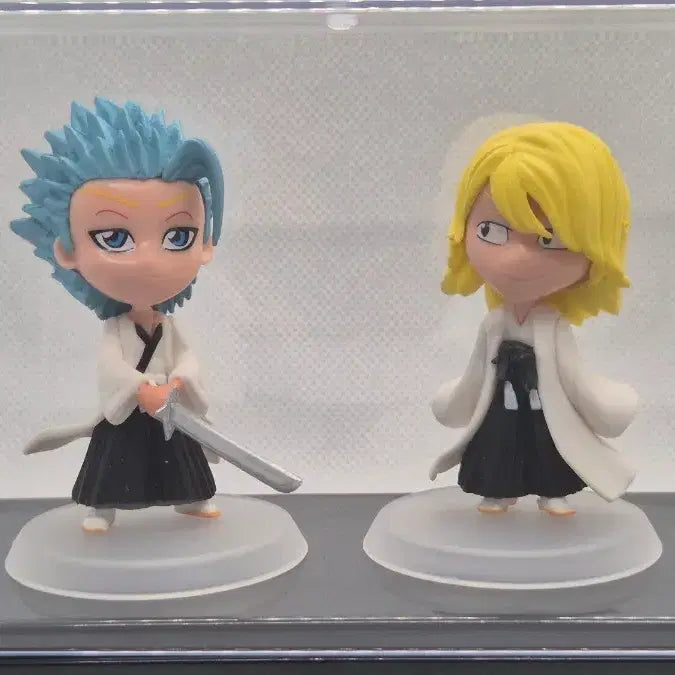 [BUNJANG] Bleach Figure Set (Shinji + Grimmjow) with Case / [일괄/케이스포함] 블리치 피규어 세트 (신지 + 그림죠) - 가성비 덕질 찬스!