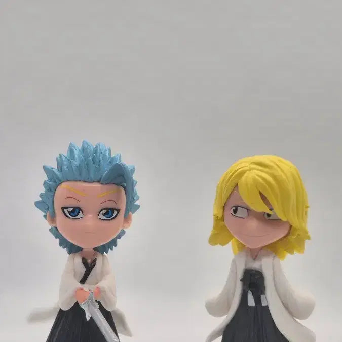 [BUNJANG] Bleach Figure Set (Shinji + Grimmjow) with Case / [일괄/케이스포함] 블리치 피규어 세트 (신지 + 그림죠) - 가성비 덕질 찬스!