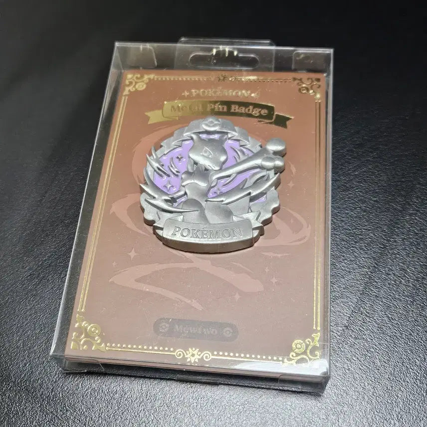 [BUNJANG] Pokemon Store Mewtwo Eternal Antique Metal Pin Badge / 포켓몬 스토어 ETERNAL ANTIQUE METAL 뮤츠 핀뱃지 정품