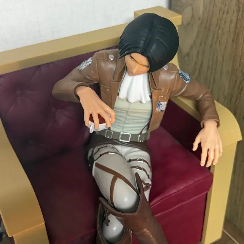 [BUNJANG] Attack on Titan Levi Figure Universal Studios Popcorn Bucket / 진격의거인 리바이 피규어 유니버셜 스튜디오 팝콘통 진격거