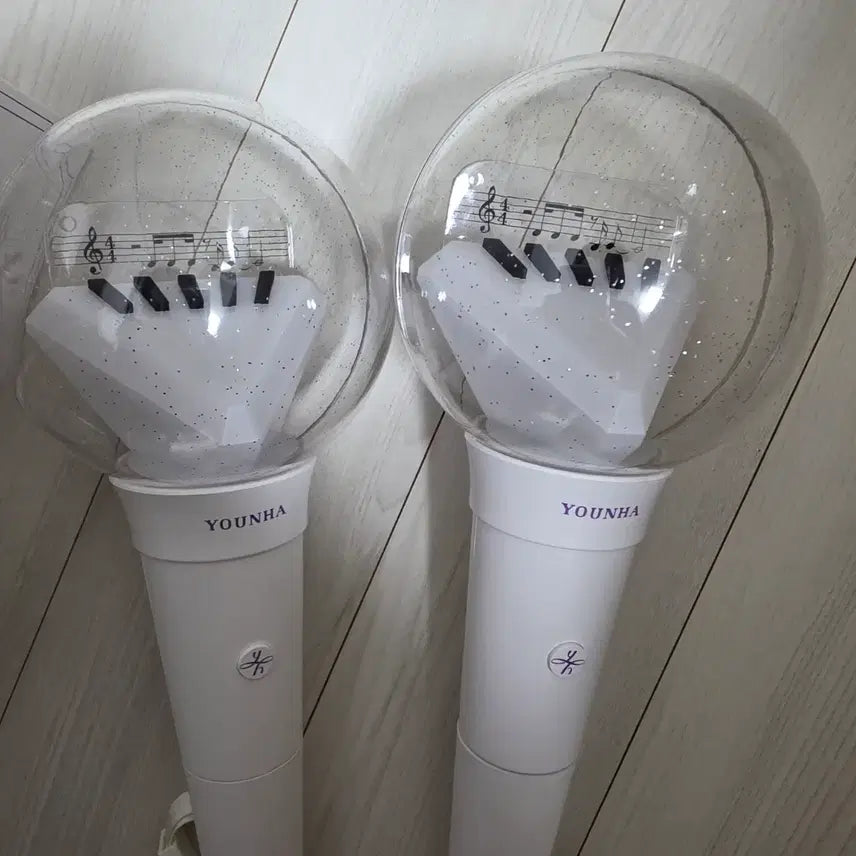 [BUNJANG] Younha First Official Lightstick (Photocard Included) / 윤하 첫번째 응원봉 (포카포함)
