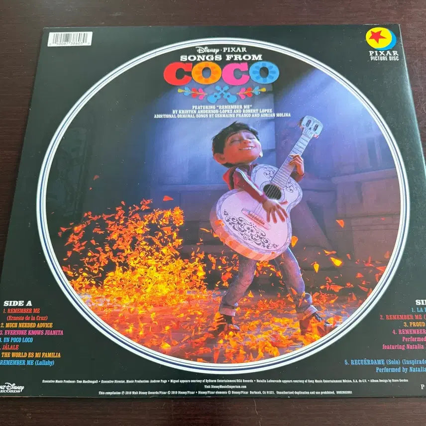 [BUNJANG] Disney Pixar Coco Original Soundtrack Picture Disc LP / 디즈니 픽사 애니메이션 코코의 대표곡들을 담은 오리지널 사운드트랙 픽처 디스크 LP