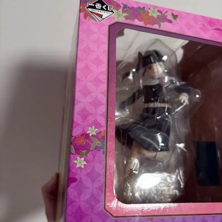 [BUNJANG] Demon Slayer Kanao D Prize Figure &amp; Attack on Titan Levi E Prize Figure Bundle Set / 쿠지 귀칼 카나오 d상 리바이 e상 일괄
