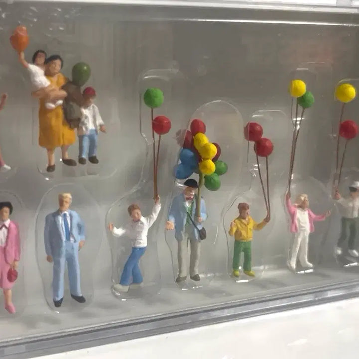 [BUNJANG] Preiser 24659 Balloon Shop Customers Miniature / 프레이저 Preiser 24659 풍선가게 손님 미니어쳐
