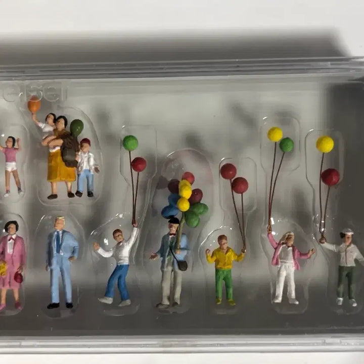[BUNJANG] Preiser 24659 Balloon Shop Customers Miniature / 프레이저 Preiser 24659 풍선가게 손님 미니어쳐