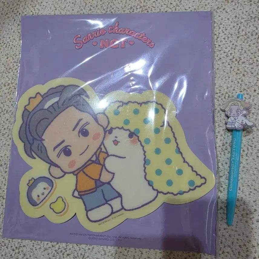 [BUNJANG] NCT x Sanrio Collaboration Mousepad (Kun Ver.) &amp; Gel Pen (Tae Yong Ver.) Bundle Set / NCT 산리오 콜라보 마우스패드 쿤/ 젤펜 태용 일괄