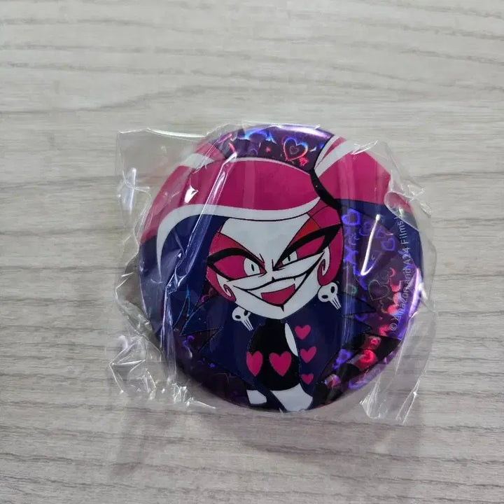 [BUNJANG] Hazbin Hotel Velvet Badge / 해즈빈호텔 벨벳 뱃지 팝니다