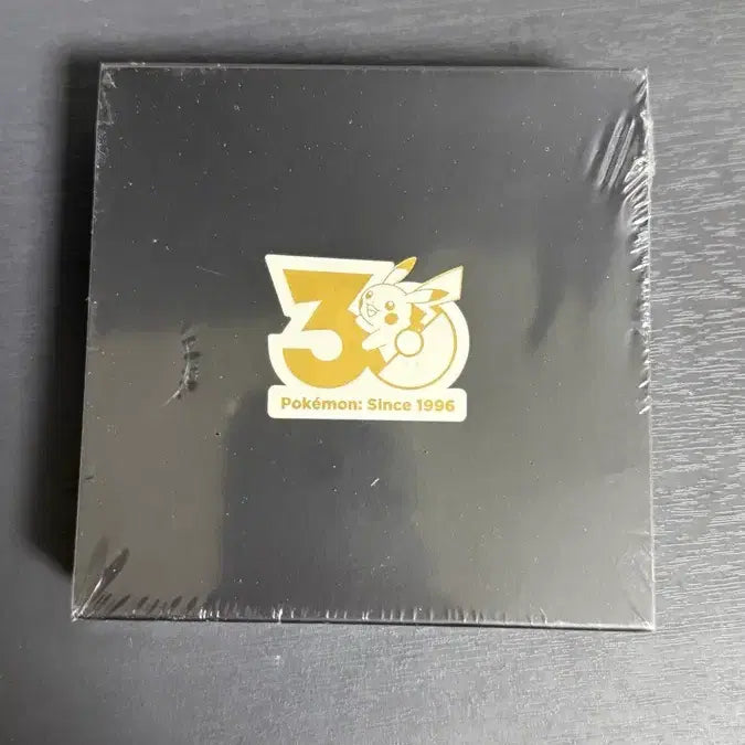 [BUNJANG] Pokemon 30th Anniversary August Badge / 포켓몬 30주년 뱃지 8월