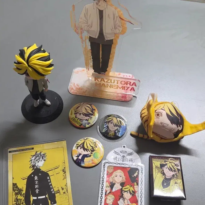 [BUNJANG] Tokyo Revengers Kazutora Goods Bundle (Figure, Badge, Manju, Acrylic Stand) / 도쿄리벤저스 도리벤 카즈토라 피규어, 뱃지, 만쥬, 아크릴 스탠드 굿즈 일괄