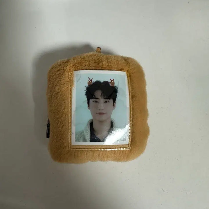 [BUNJANG] DAY6 Young K Photoholder Keyring (Sold Out) / 포토 홀더 키링(영케이,솔드아웃 상품)(개봉O,사용감 있음)
