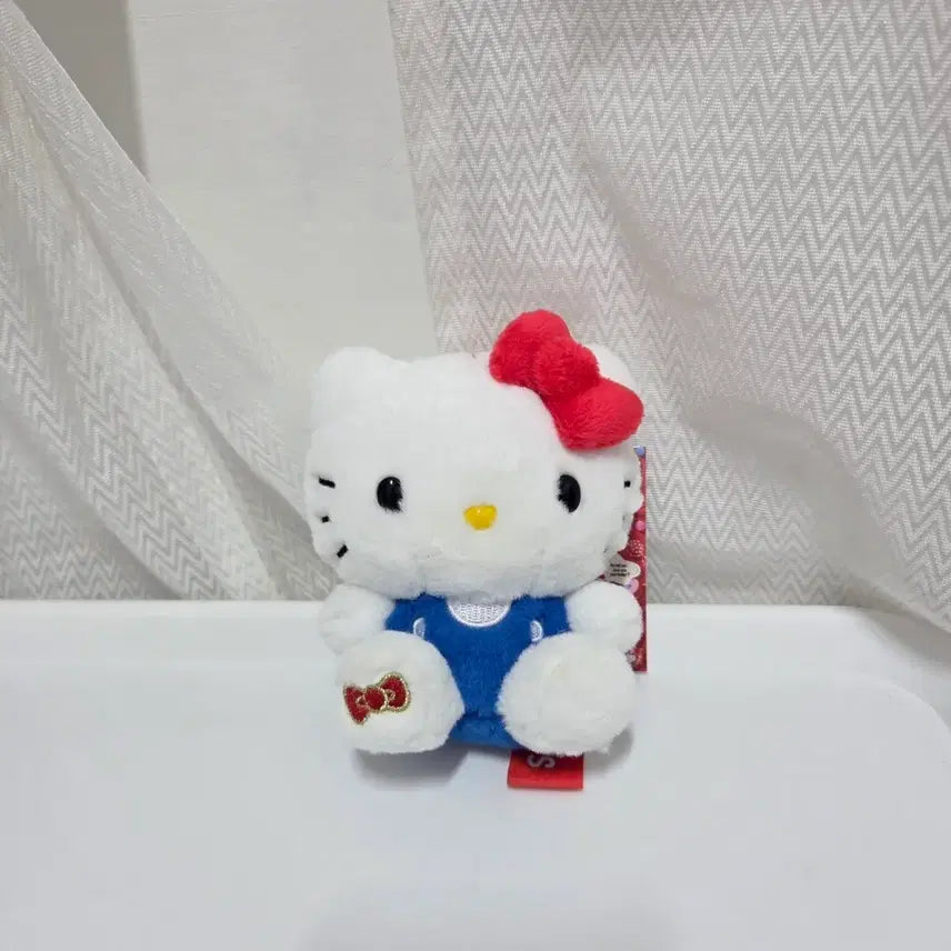 [BUNJANG] Sanrio Hello Kitty 50th Anniversary Keychain Doll / 산리오 헬로키티 50주년 키링 인형