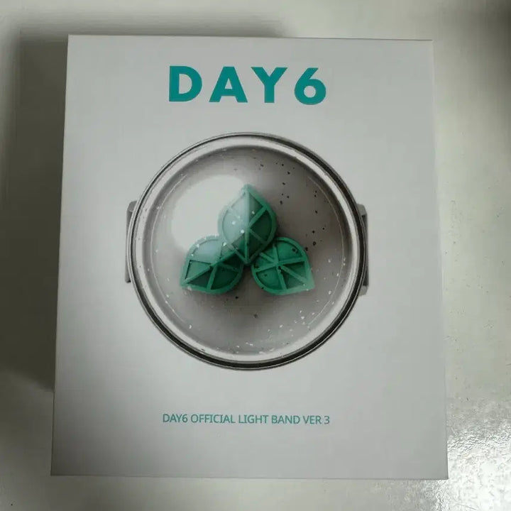 [BUNJANG] DAY6 Made Watch Version 3 (Opened, Unused) / 데이식스 마데워치 버전3(개봉O,사용XXX)