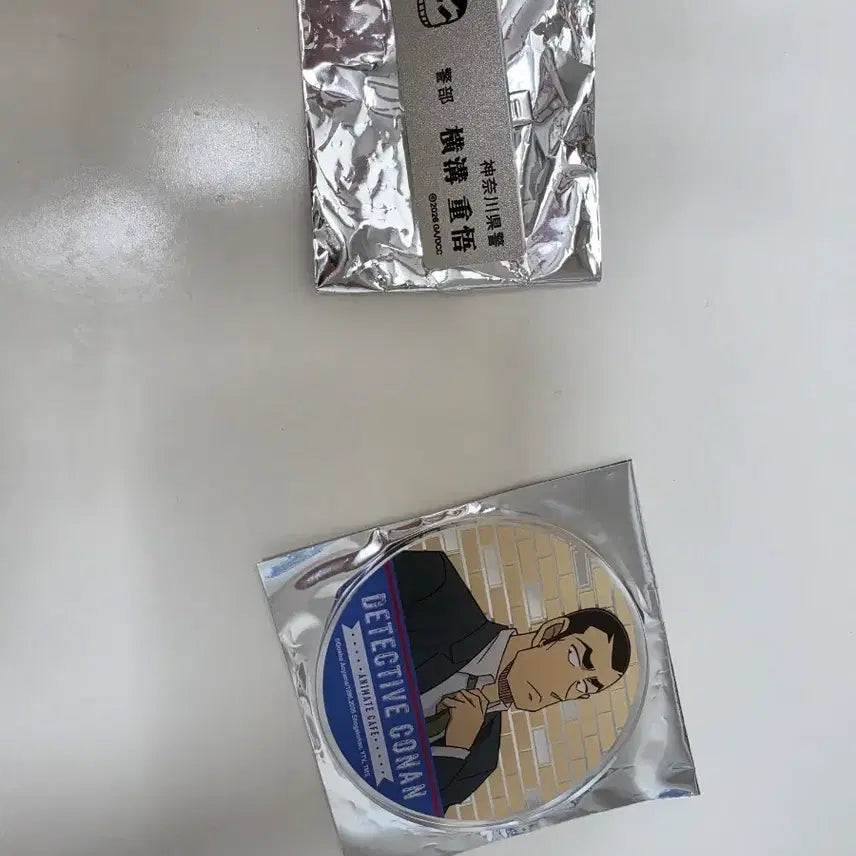 [BUNJANG] Detective Conan Fanbase Pop-up Metal Name Tag &amp; Animate Cafe Acrylic Coaster (Jugong Yokomizo) / 일괄) 명탐정 코난 팬베이스 팝업 메탈 명찰 ,애니메이트 카페 아크릴 코스터 요코미조 쥬고