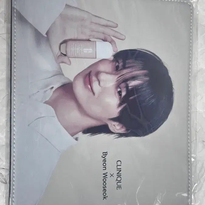 [BUNJANG] Byun Woo Seok x Clinique Official Mousepad / 공식> 크리니크 변우석 마우스패드