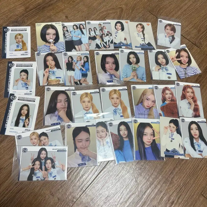 [BUNJANG] Hatsu To Hearts Tereka Student ID &amp; Rare/Common Photocard Bundle Set / 하츠투하츠 테레카 학생증 및 레어 일반 포토카드 포카 일괄 양도합니다!!